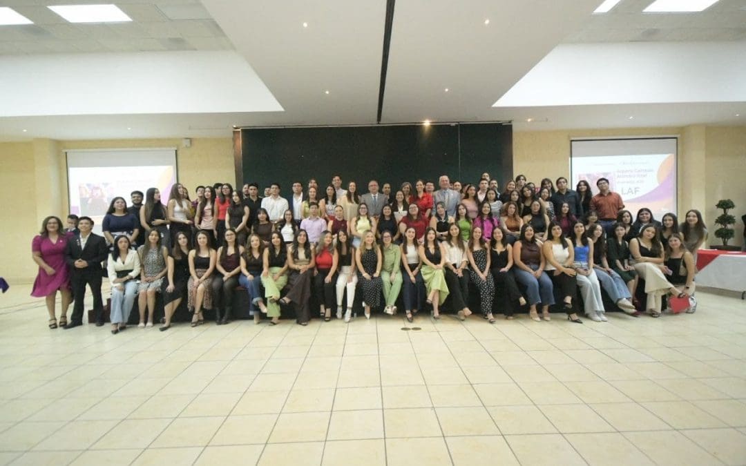 Entregan reconocimientos a alumnos de excelencia en Conta