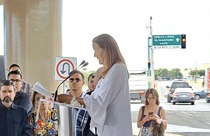 Hortensia Olivas recuerda trayectoria y vida de Francisco Barrio durante homenaje