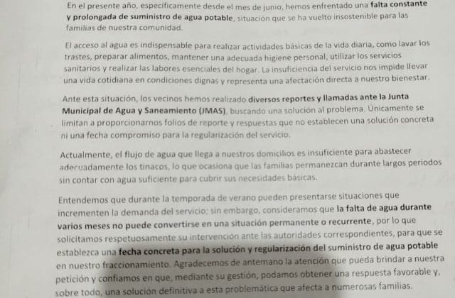 Vecinos de Villas del Real se quejan que no tienen agua