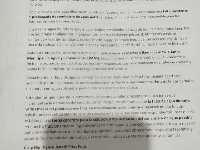 Vecinos de Villas del Real se quejan que no tienen agua