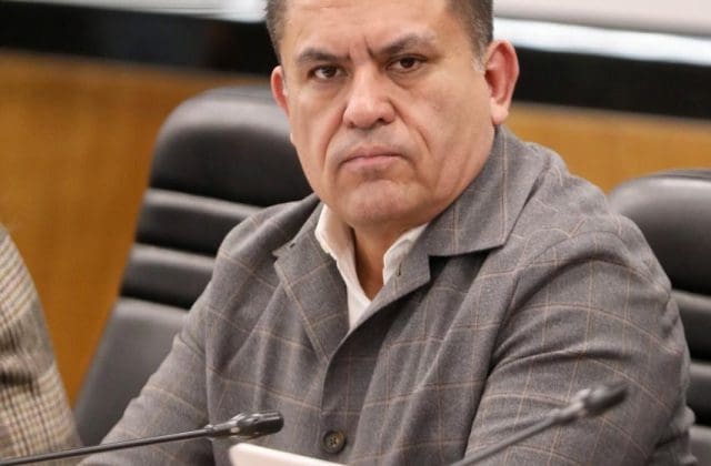 Cuestiona Alex Domínguez resultados educativos de México