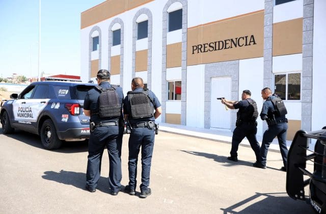 Agentes policiacos realizan prácticas constantes