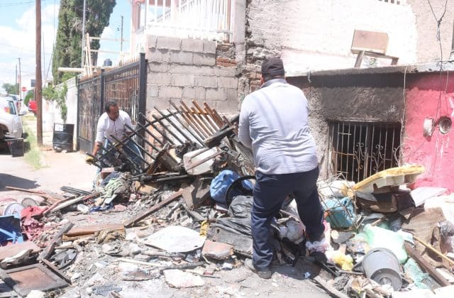Retiran 15 toneladas de residuos de vivienda incendiada en la colonia Campesina