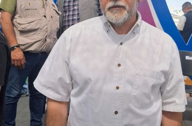 Exhorta César Komaba a tomar rutas alternas, en los Arcos