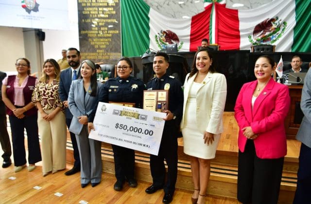 Cristian Ríos recibe Medalla al Mérito Policial 2026