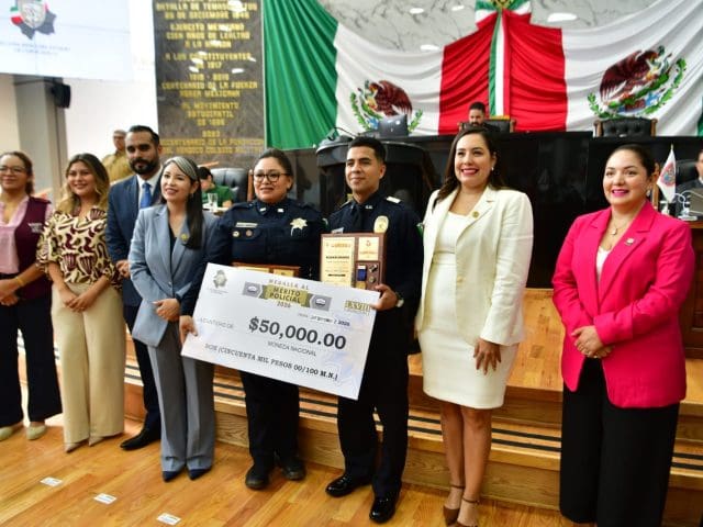 Cristian Ríos recibe Medalla al Mérito Policial 2026