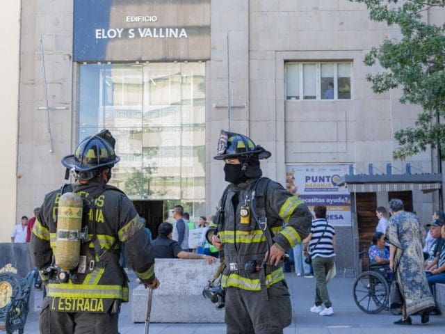 Evacuan a mil 99 personas durante simulacro de sismo en edificios municipales