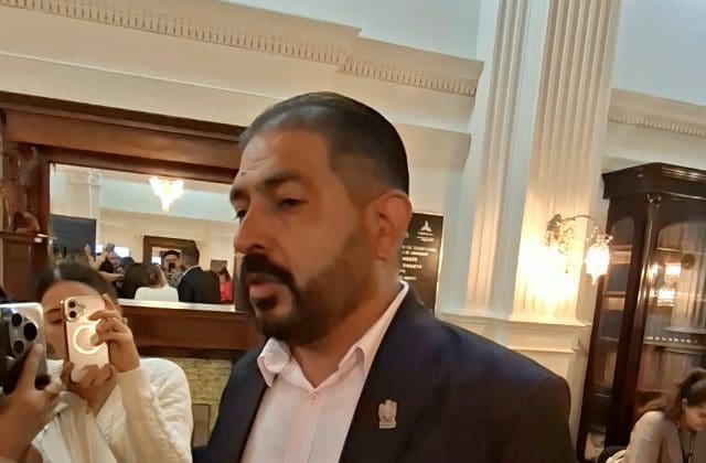 Hugo Gonzales cuestiona posible venta de calle Bustamante en 18 millones de pesos