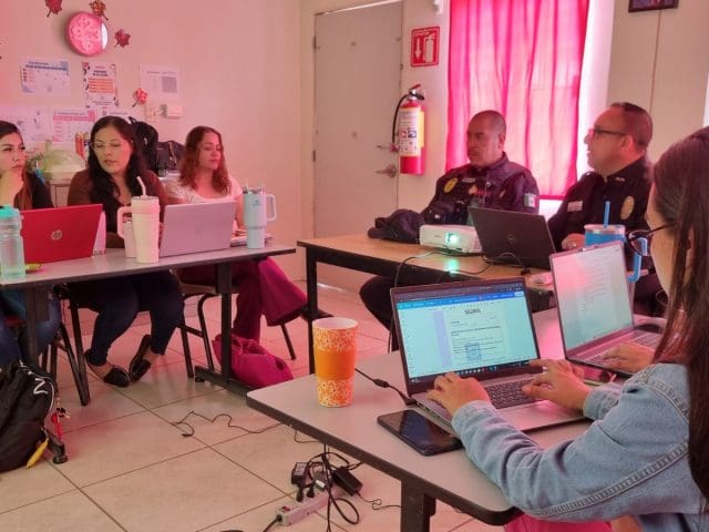 Policía Municipal refuerza prevención en escuelas con pláticas a docentes