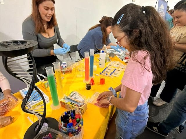 Disfrutan pequeños «Sábados de Ciencia » en el museo Semilla