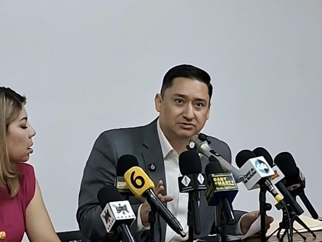Alfredo Chávez defiende blindaje electoral de Chihuahua y cuestiona impugnación de Morena