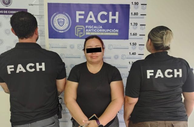 Sustrae casi 700 mil del Bowi; los deposita a su cuenta