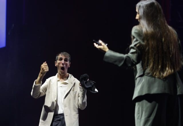 Álex Roca pide derribar prejuicios y perseguir los sueños en «México Siglo XXI»
