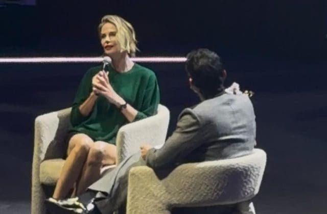 “Encuentren aquello que aman y nunca van a sentir que están trabajando”: Charlize Theron a becarios de MSXXI
