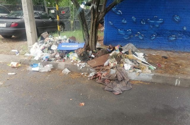 Basura cambia de esquina en la Jesús García; piden intervención de Limpia