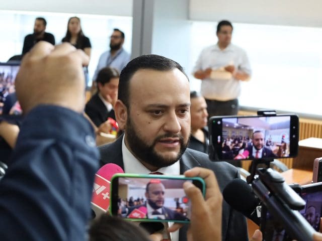 Medina pide investigar presuntos pagos irregulares en LICONSA