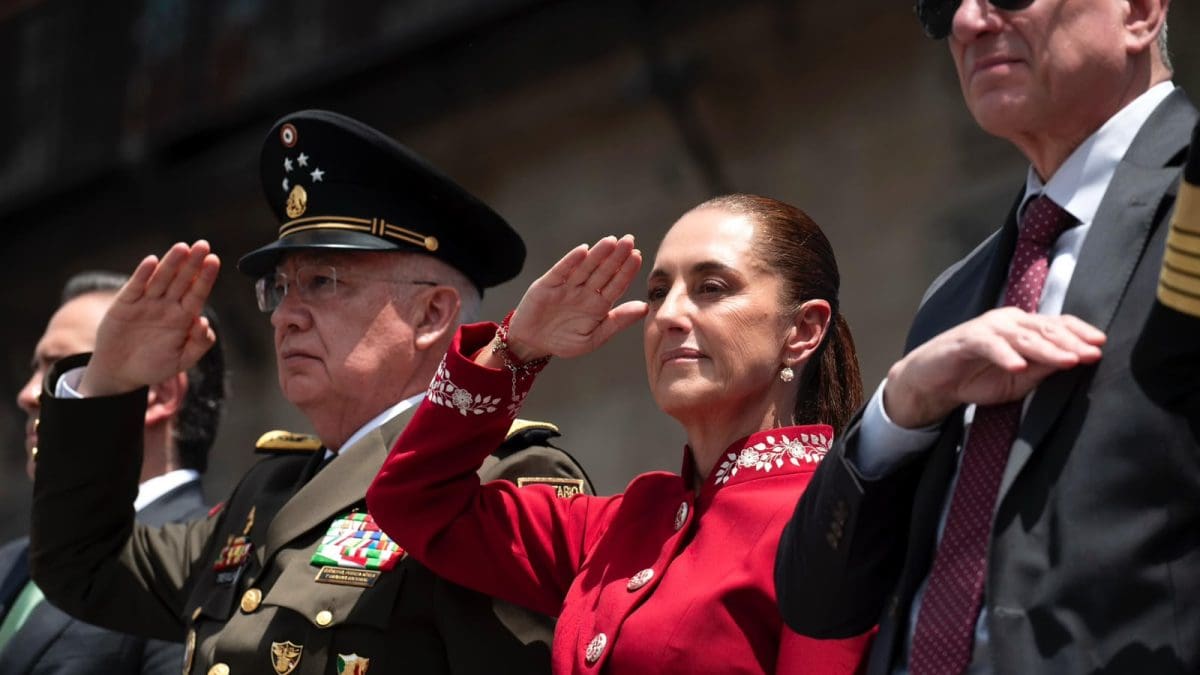 Sheinbaum afirma que México no será colonia ni protectorado de nadie durante desfile de Independencia