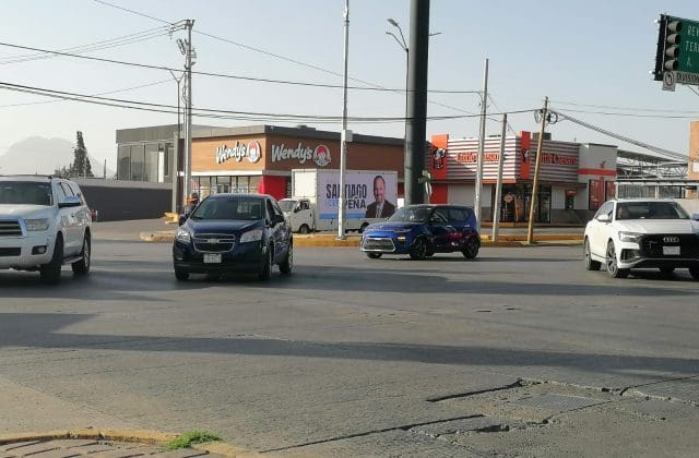 Dos choques complican circulación en avenida Tecnológico
