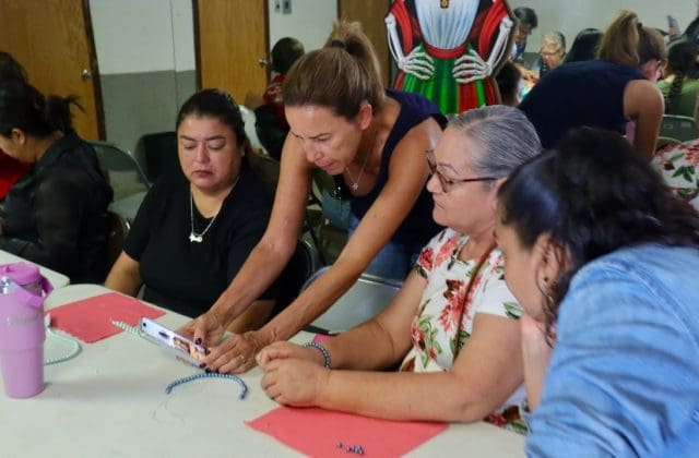 Manque Granados lleva capacitaciones de autoempleo a 18 colonias de Chihuahua