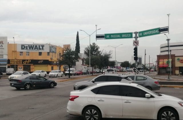 Reportan semáforos apagados en Pascual Orozco y Universidad