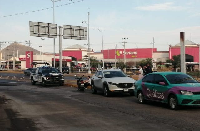 Accidente entre motocicleta y camioneta deja a una conductora lesionada en Homero y Colón