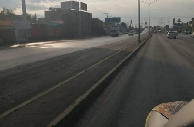 Reportan tráfico ligero y encharcamientos en vialidades del norte de Chihuahua