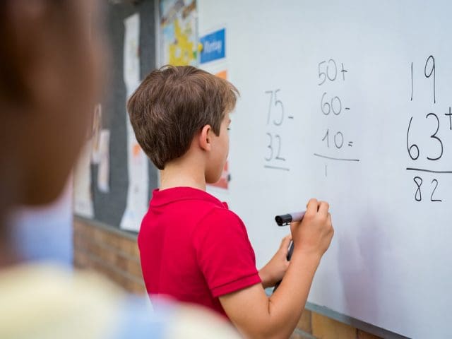 PISA exhibe rezago educativo: solo 3 de cada 10 mexicanos dominan matemáticas básicas