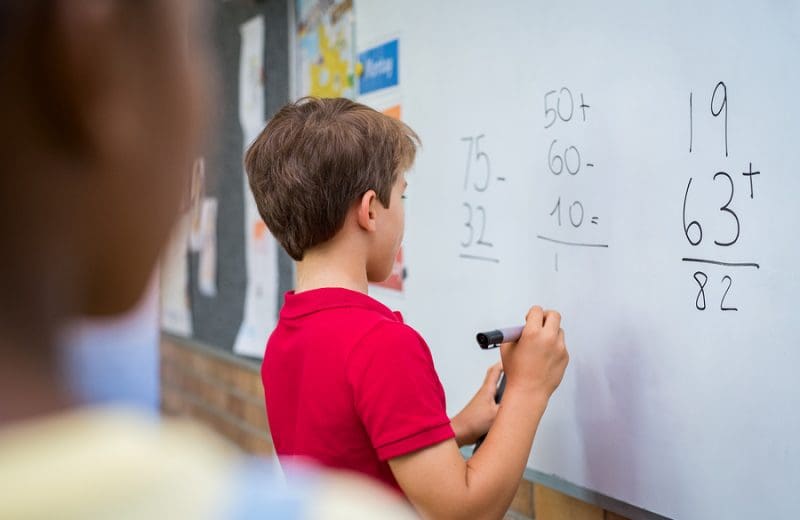 PISA exhibe rezago educativo: solo 3 de cada 10 mexicanos dominan matemáticas básicas