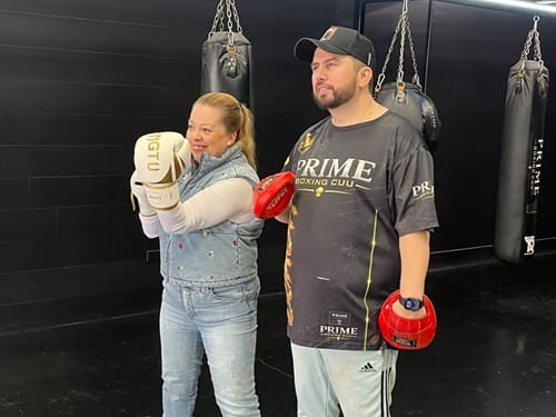 Visitan regidores Adán Galicia y Cristina Treviño, gimnasio de box prime Boxing CUU