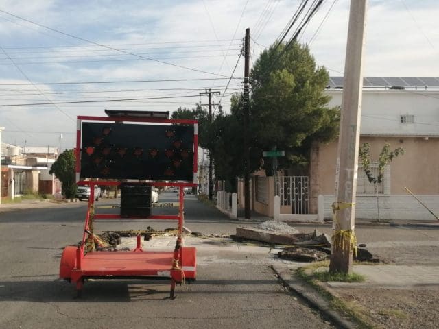 Deja JMAS escombro por semanas en calles 1 de Mayo y 28