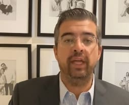 Andrés Baeza se registra en Morena por el Distrito 6 federal