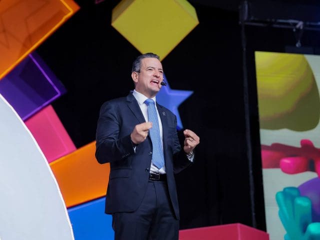 Marco Bonilla destaca labor de Karina Olivas al frente del DIF Municipal