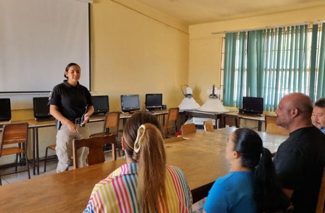Imparten taller «DARE para padres»
