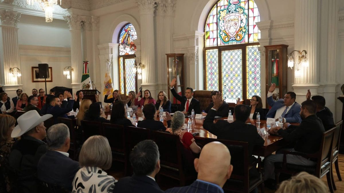 Cabildo de Chihuahua aprueba por unanimidad licencia definitiva de Marco Bonilla