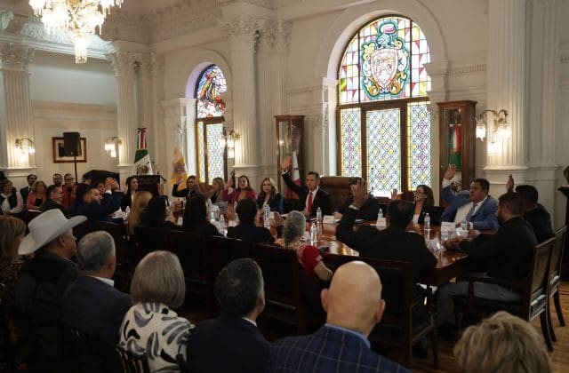 Cabildo de Chihuahua aprueba por unanimidad licencia definitiva de Marco Bonilla