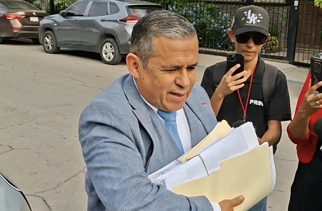 Acusan a Manuel Campos Galván y Alberto de la Peña de violencia y persecución contra Andrea Domínguez