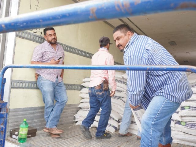 Entregan maíz rolado a productores de la zona rural de Chihuahua