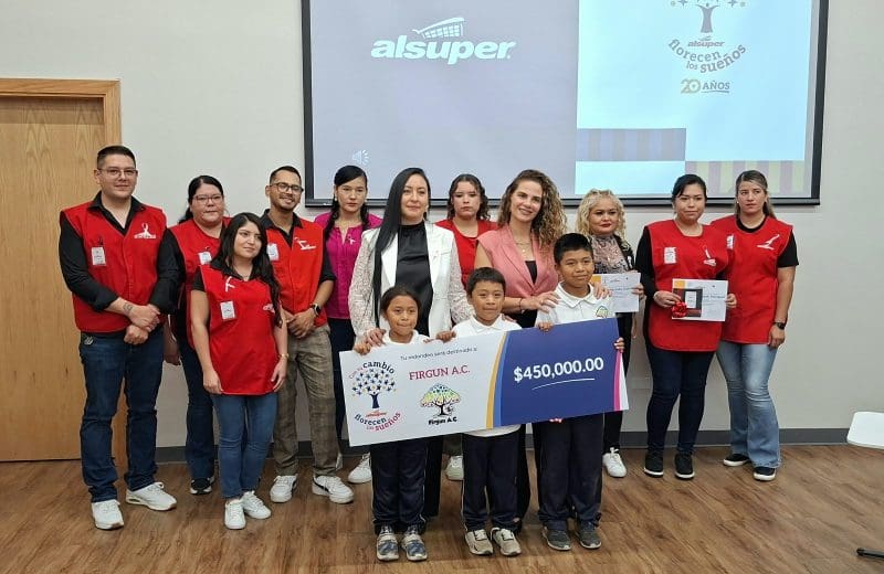 Entregan 1.5 millones de pesos a tres organizaciones mediante programa de redondeo