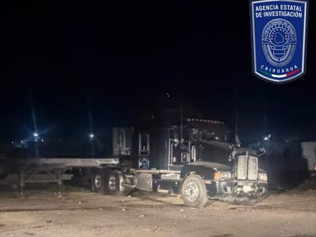 Conductor de tracto camion es detenido por arrollar a 2 ciclistas