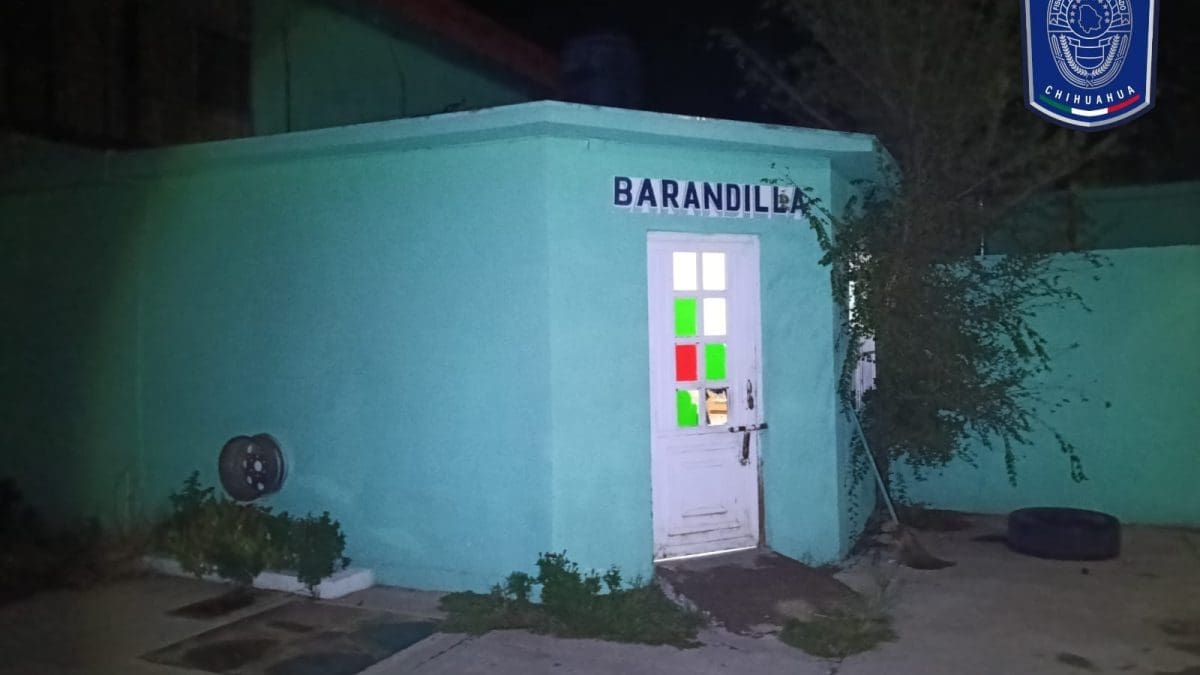Investigan la muerte de una mujer detenida en barandilla
