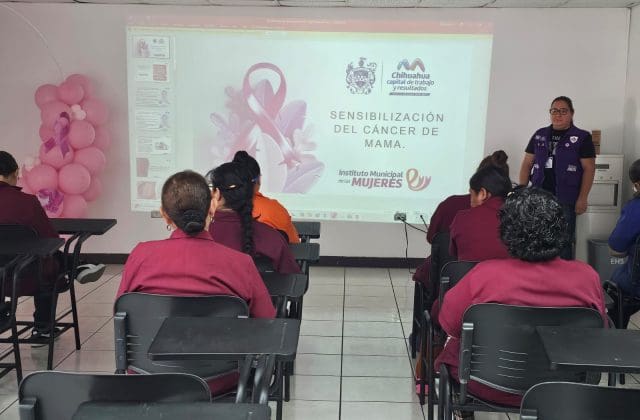 Llevan platicas de prevencion del cancer de mama a centros de trabajo