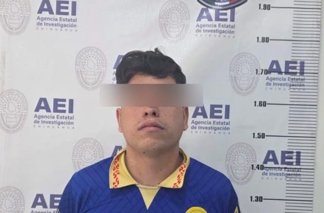 Amenazaba con desalojarlos si no le daban dinero