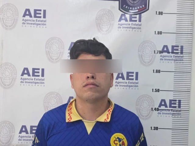 Amenazaba con desalojarlos si no le daban dinero