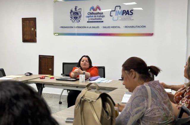 Ofrecen grupo terapéutico para mujeres durante Octubre Rosa