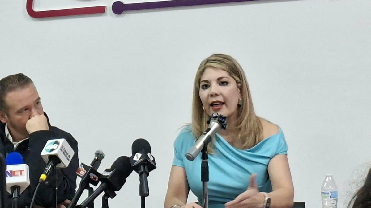 Reconoce Daniela Álvarez posibilidad de contender por la alcaldía de Juárez