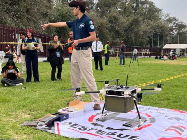 Estudiantes de la UACH demuestran sus habilidades en fabricación de Drones