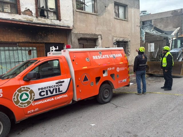Lluvias dejan más de 14 atenciones por derrumbes, árboles caídos y rescates en Chihuahua