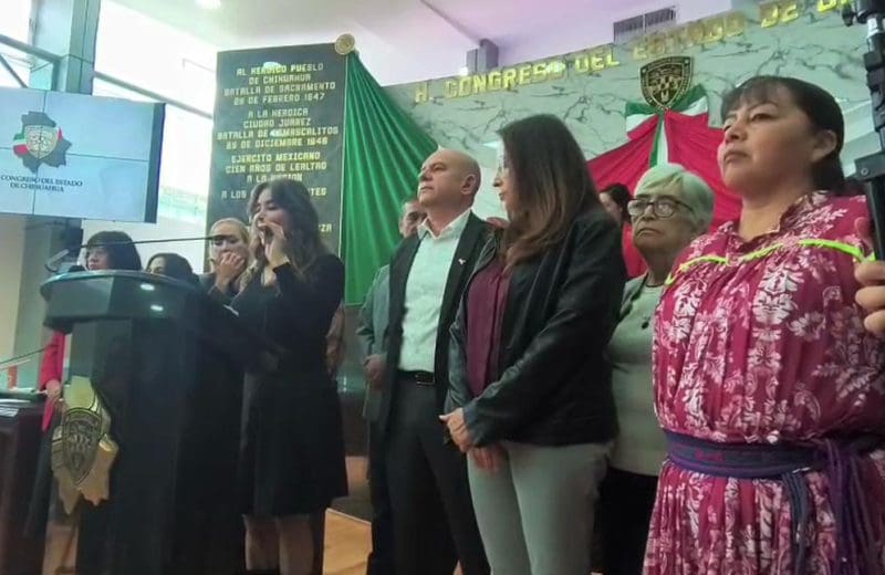 Pelean en Congreso por caso Jáuregui; suspenden sesión