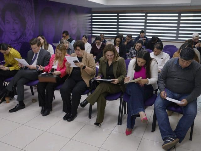 Capacitan a servidores públicos para prevenir la violencia política contra las mujeres