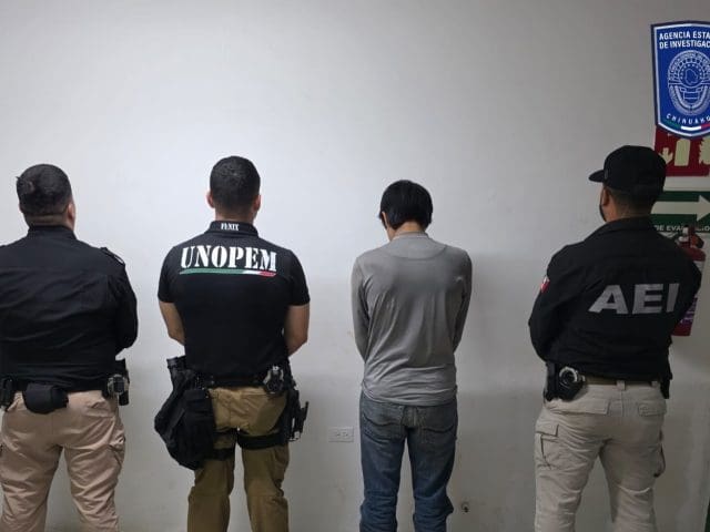 Menor de edad portaba dos armas largas